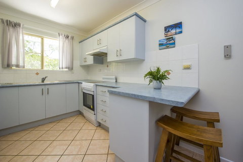 Sails On Horseshoe Apartment 9 - Accommodation QLD 2
