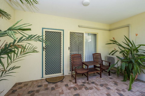 Sails On Horseshoe Apartment 9 - Accommodation QLD 9