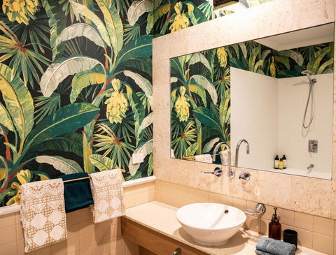 NOMAD - Luxe Apartment - Accommodation QLD 12