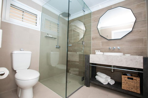 Mercure Clear Mountain Lodge - Accommodation QLD 9