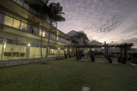 Mercure Clear Mountain Lodge - Accommodation QLD 14