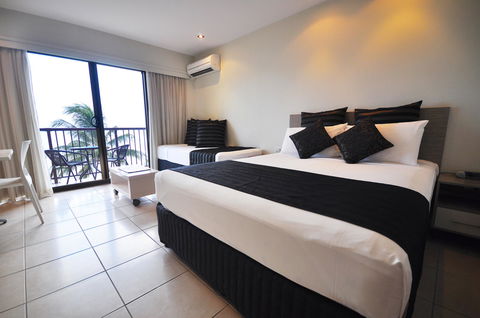 Aquarius On The Beach - Accommodation QLD 7