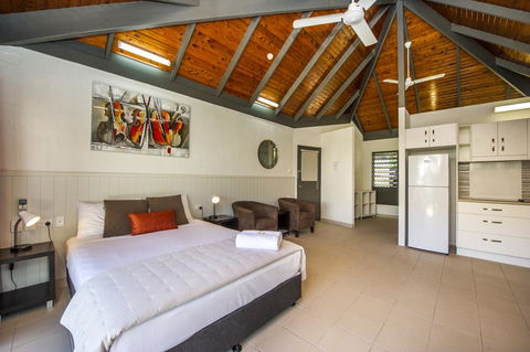 Island Leisure Resort - Accommodation QLD 0