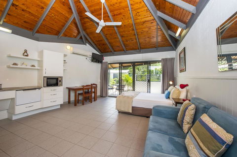 Island Leisure Resort - Accommodation QLD 14