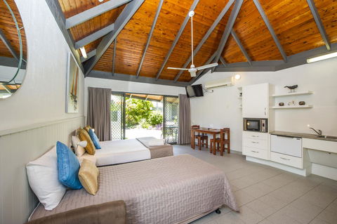 Island Leisure Resort - Accommodation QLD 15