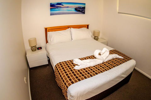 Grand Palais Boolarong Beachside Apartments - Accommodation QLD 18