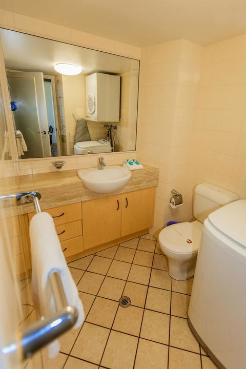 Grand Palais Boolarong Beachside Apartments - Accommodation QLD 34