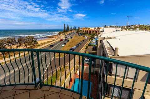Grand Palais Boolarong Beachside Apartments - Accommodation QLD 23