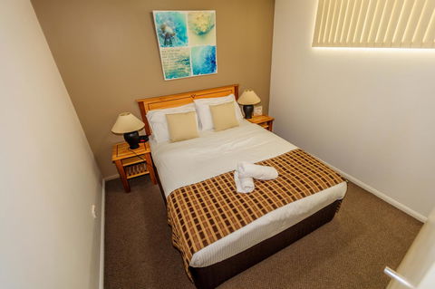 Grand Palais Boolarong Beachside Apartments - Accommodation QLD 13