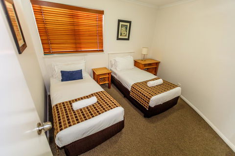 Grand Palais Boolarong Beachside Apartments - Accommodation QLD 28