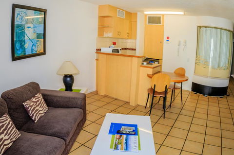 Grand Palais Boolarong Beachside Apartments - Accommodation QLD 38