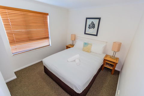 Grand Palais Boolarong Beachside Apartments - Accommodation QLD 27