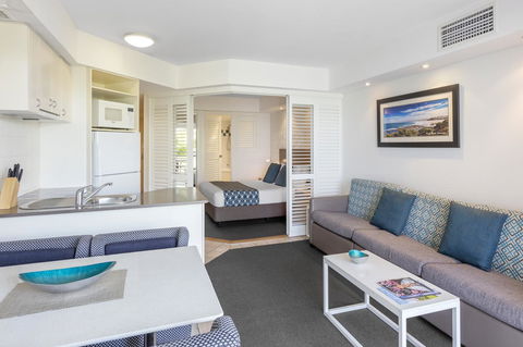 Ramada Resort By Wyndham Golden Beach - Accommodation QLD 21