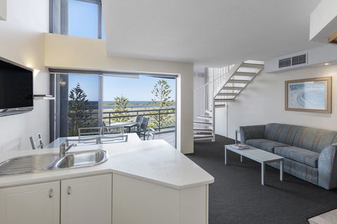 Ramada Resort By Wyndham Golden Beach - Accommodation QLD 9