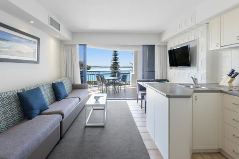 Ramada Resort By Wyndham Golden Beach - Accommodation QLD 24