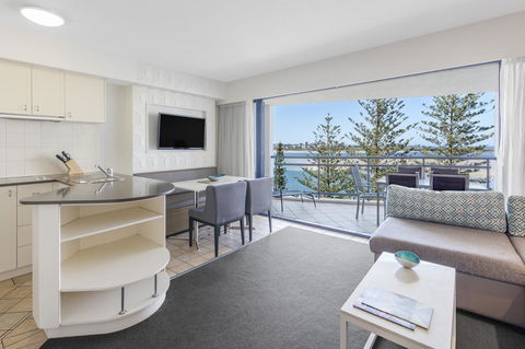 Ramada Resort By Wyndham Golden Beach - Accommodation QLD 15