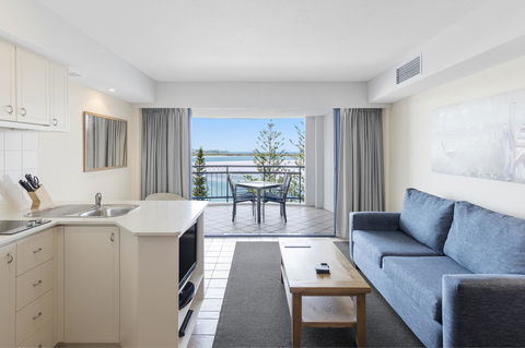 Ramada Resort By Wyndham Golden Beach - Accommodation QLD 19