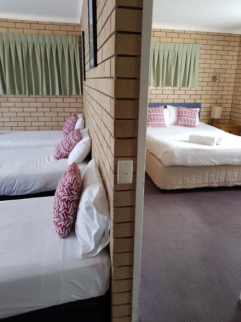 Twin Pines Motel - Accommodation QLD 7