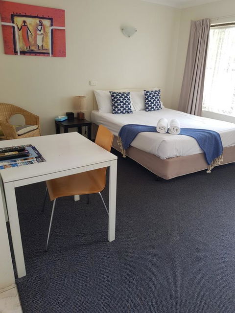 Twin Pines Motel - Accommodation QLD 16