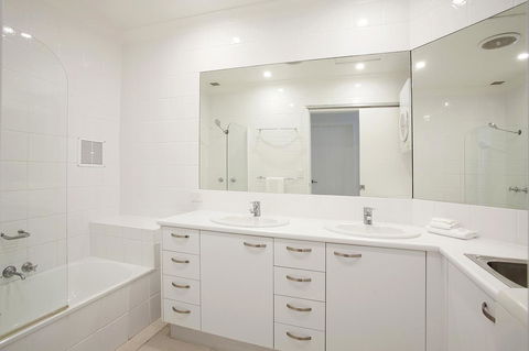 Noosa Shores Resort - Accommodation QLD 1