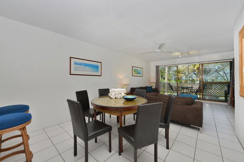 Seascape Holidays At Beachfront Terraces - Accommodation QLD 9