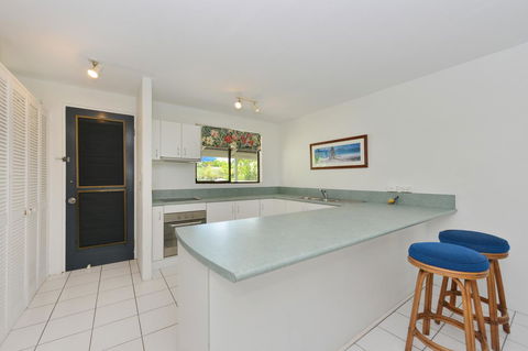 Seascape Holidays At Beachfront Terraces - Accommodation QLD 15