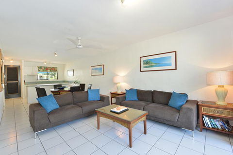 Seascape Holidays At Beachfront Terraces - Accommodation QLD 11