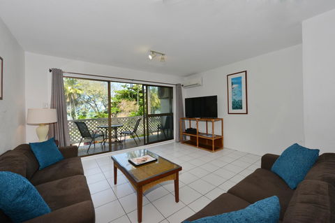 Seascape Holidays At Beachfront Terraces - Accommodation QLD 3