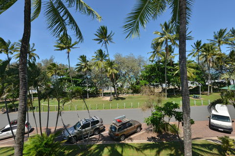 Seascape Holidays At Beachfront Terraces - Accommodation QLD 28