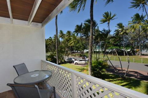 Seascape Holidays At Beachfront Terraces - Accommodation QLD 13