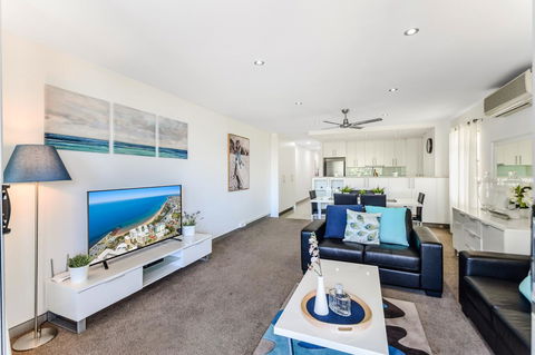 Redvue Holiday Apartments - Accommodation QLD 2