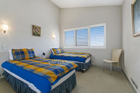 Redvue Holiday Apartments - Accommodation QLD 22