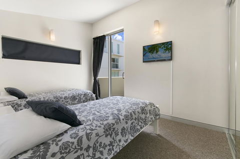 Redvue Holiday Apartments - Accommodation QLD 31