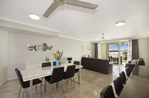 Mariners North Holiday Apartments - Accommodation QLD 27