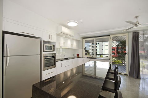 Mariners North Holiday Apartments - Accommodation QLD 33