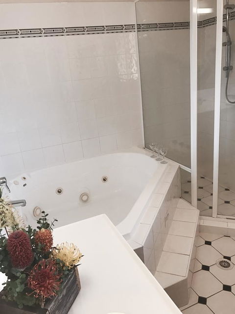 The Bearded Dragon Boutique Hotel - Accommodation QLD 44