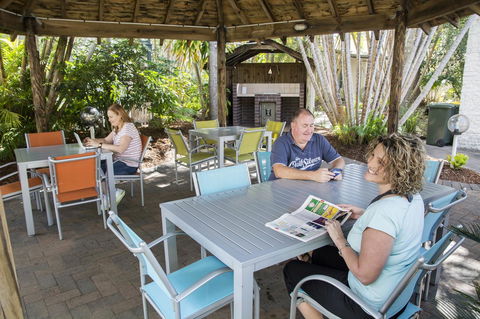 The Beach Motel Hervey Bay - Accommodation QLD 11