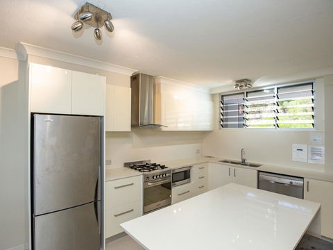 Beach Lodges - Accommodation QLD 21
