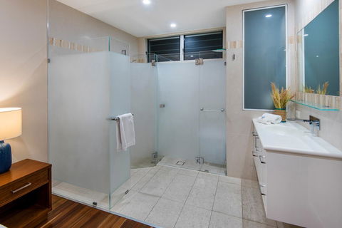 Beach Lodges - Accommodation QLD 42