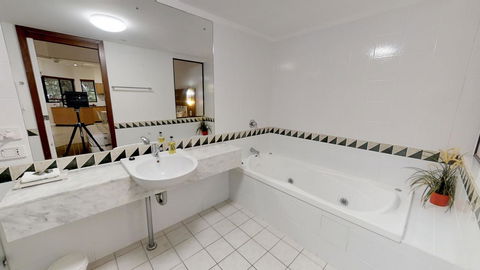 Silkari The Pavilions - Accommodation QLD 9