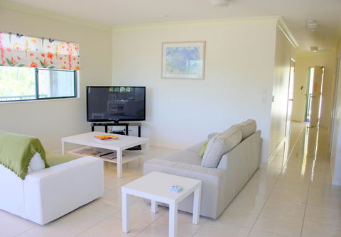 Magnetic Sunsets Resort - Accommodation QLD 2