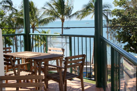 Magnetic Sunsets Resort - Accommodation QLD 3