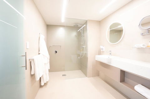 Pacific Hotel Cairns - Accommodation QLD 5
