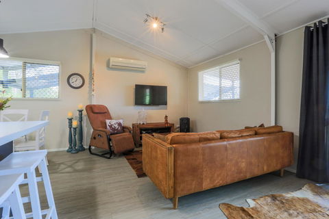 Bed & Breakfast 1 Bedroom Guest House - Accommodation QLD 25