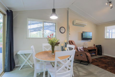 Bed & Breakfast 1 Bedroom Guest House - Accommodation QLD 23