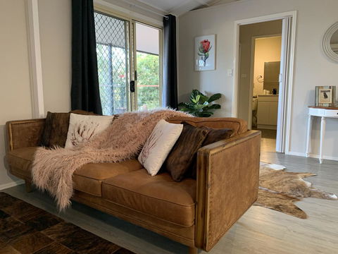 Bed & Breakfast 1 Bedroom Guest House - Accommodation QLD 27