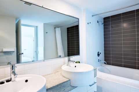The Point Resort - Accommodation QLD 1