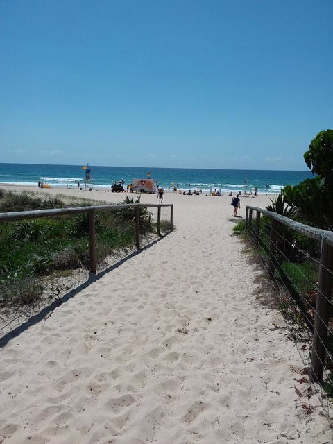 Surfers Chalet - Accommodation QLD 5