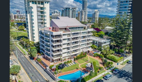Surfers Chalet - Accommodation QLD 30