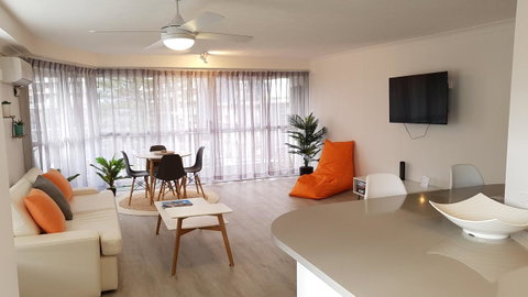 Surfers Chalet - Accommodation QLD 11